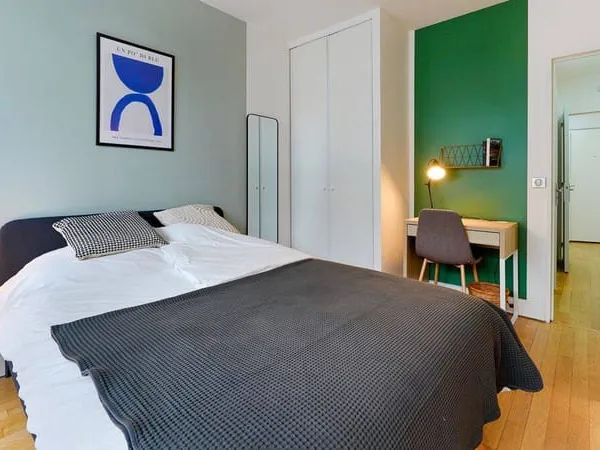Appartement 1 pièce 101 m²