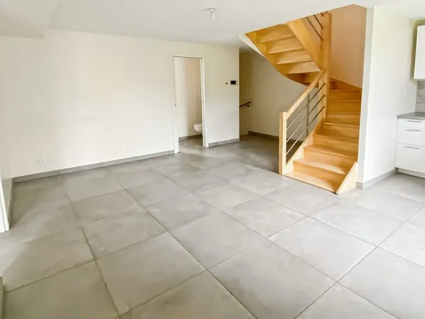 À LOUER - APPARTEMENT PROCHAINEMENT MEUBLÉ - MENNECY