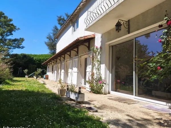 Maison 9 pièces 316 m²