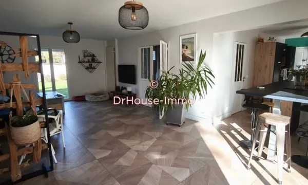 Maison 4 chambres, vie de plain-pied sur un jardin de 997 m² et un parc boisé de plus de 2000 m²