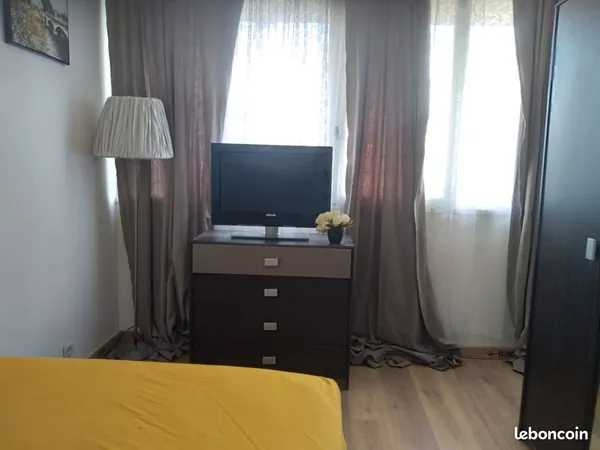 Chambre individuelle meublée