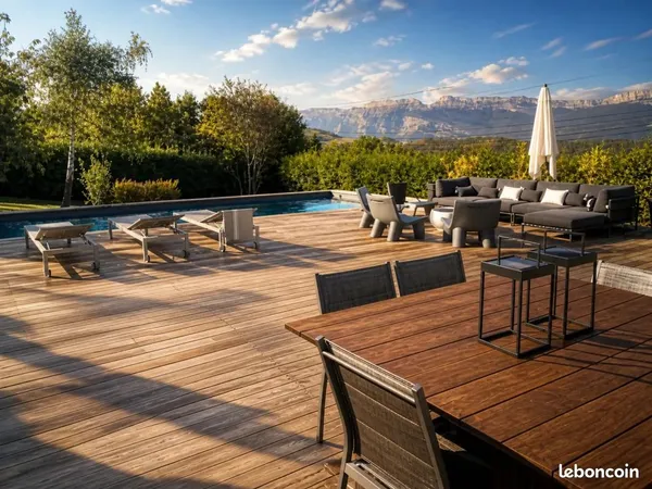 Maison 8 pièces 217 m²