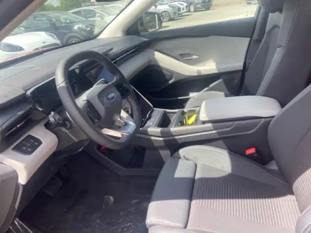 Ford Explorer 170ch standard range 52kwh pack premium rwd — photo 10