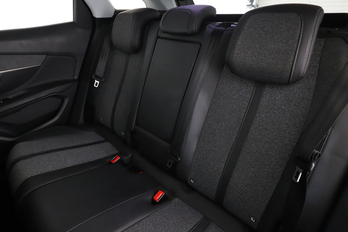 Peugeot 3008 1.6 THP Allure EAT6 — photo 13