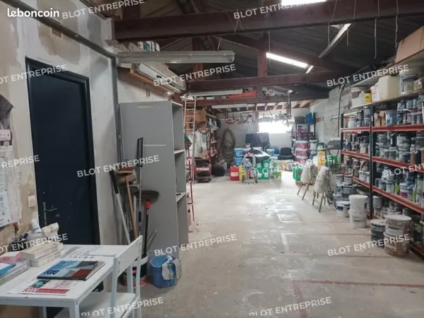 Local bureaux 252 m²