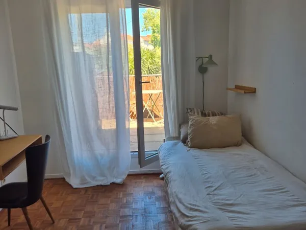 Loue chambre dans co-location