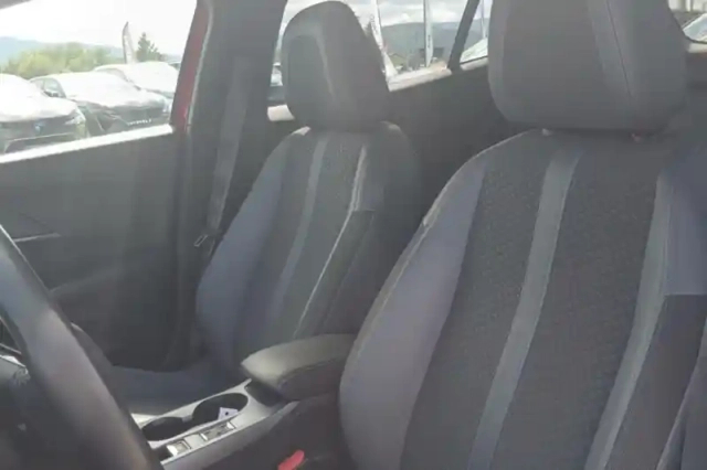 Peugeot 2008 puretech 100 s&amp;s bvm6 — photo 10
