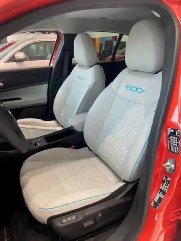 Fiat 600 e 54 kwh 156 ch — photo 12