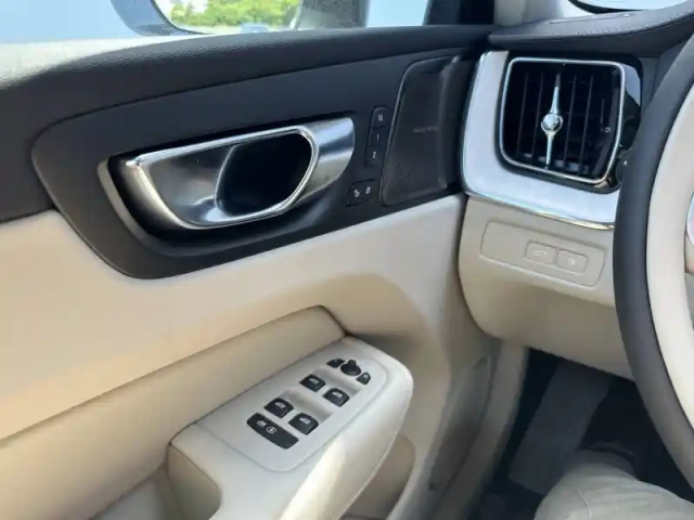 Volvo Xc60 t6 awd hybride rechargeable 253 ch+145 ch geartronic 8 — photo 36