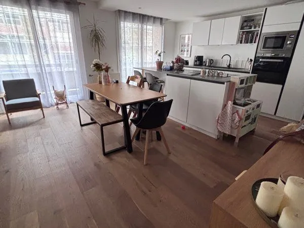 Appartement traversant T3 (possibilité T4) 87m2 balcon et garage