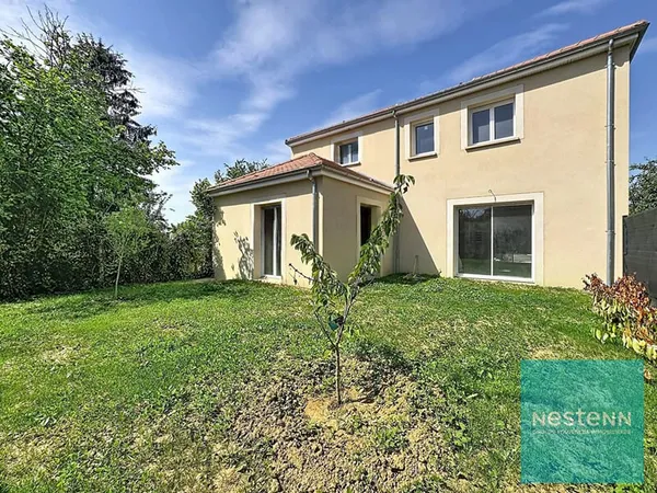 Maison neuve avec 4 chambres à vendre à 10 minutes de Montereau-Fault-Yonne