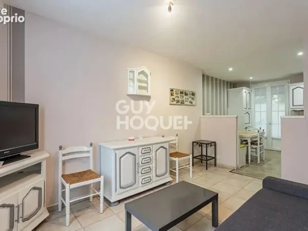 Appartement t3 bis avec parking a 5 min a pied de la plage