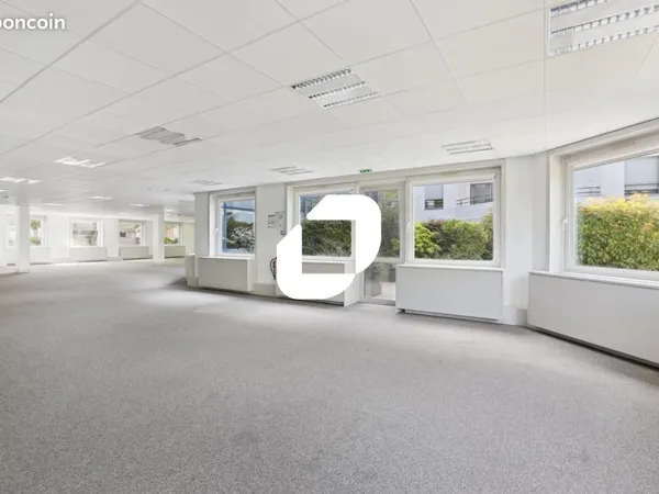 Bureau 1 456 m²