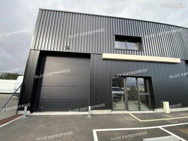Local d'activité 194 m²