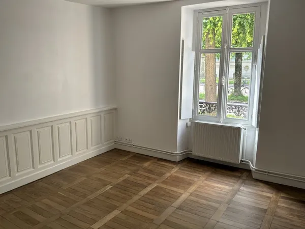 Loue appartement non meublé - 56m²