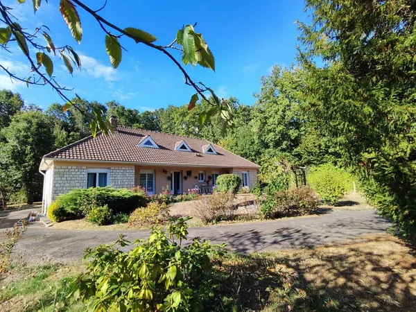 Maison sous sol total plein pied 4 chambres terrain 2000 m2