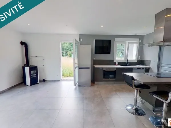 Visite virtuelle disponible, Maison RT 2012 de 3 chambres et grand terrain à Epinal 88