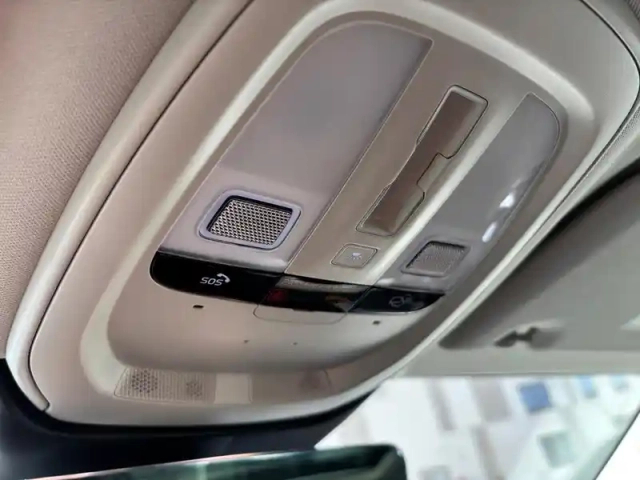 Volvo V60 micro hybride essence b4 197 ch dct7 — photo 28