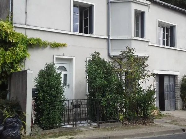 Maison à louer à VILLAINES LES ROCHERS