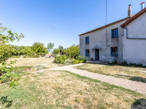 NAVES 03330 -MAISON PIERRE-TERRAIN- GARAGE-ATELIER 119 000 euros FAI