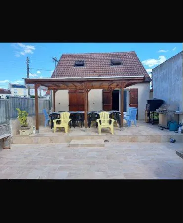 Maison 4 pièces 80 m2 sur 300 m2 de jardin