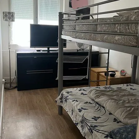 Chambre coloc double lit superposé