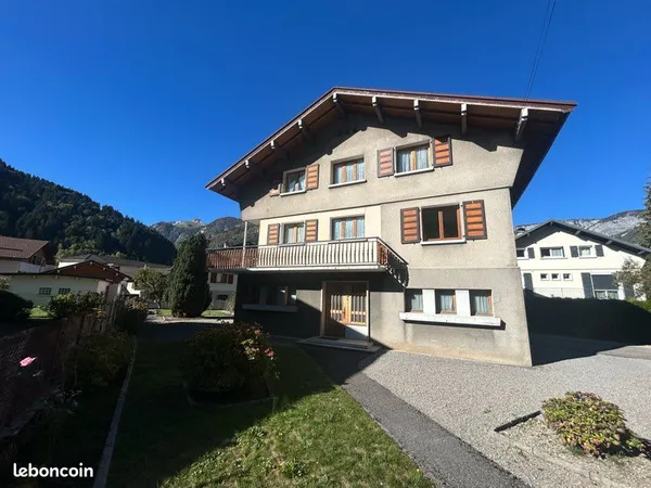 Maison de caractère de 166 m² avec 2 appartements, garage, cave sur parcelle de 720 m2