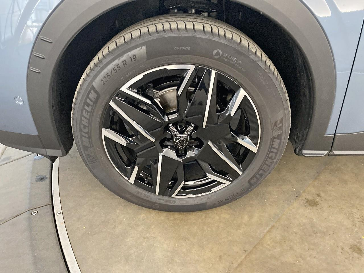 Peugeot 3008 hybrid 145 e-dcs6 allure — photo 11