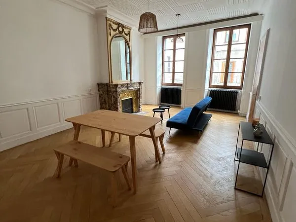 Appartement T3 de 80 m² rénové à neuf en 2025 - SAINT-CLAUDE (39200), centre-ville