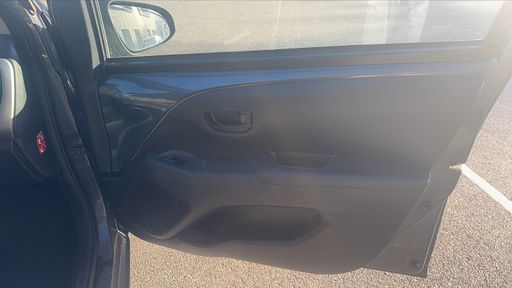 Toyota Aygo 1.0 VVT-i 69 - X-Play – 2015 – 92256 km – Essence – Boîte Manuelle — photo 22
