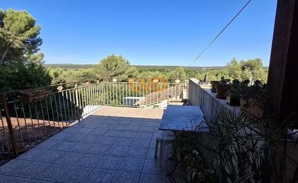 Villa T3 dans la garrigue avec vue
