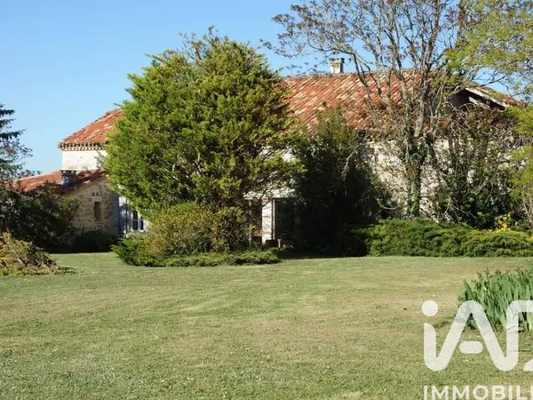 Demeure 8 pièces 360 m²