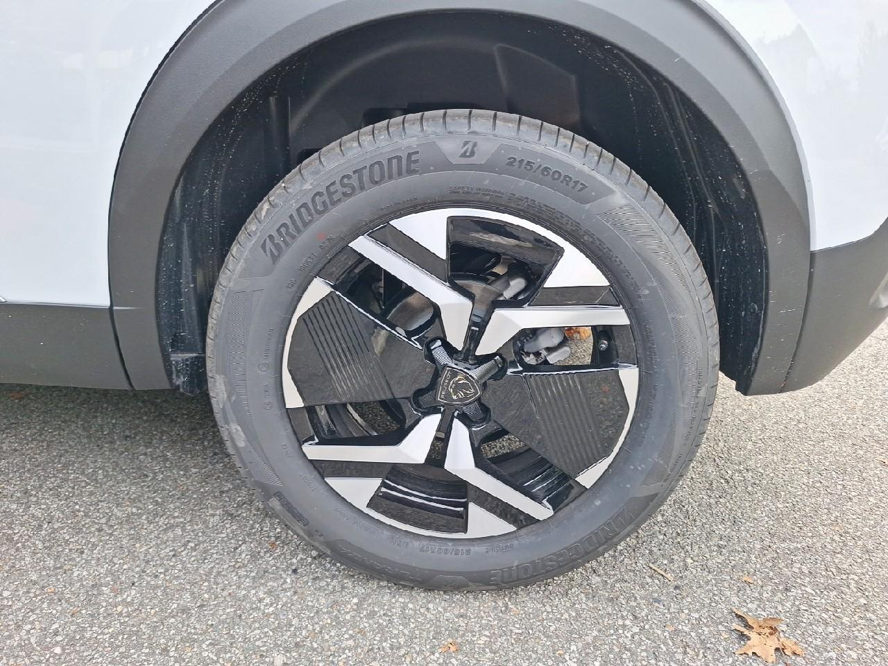 Peugeot 2008 1.2 hybrid 145ch gt e-dcs6 — photo 11