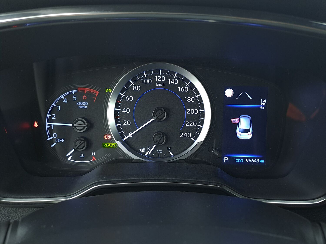 Toyota Corolla Touring Sports — photo 11