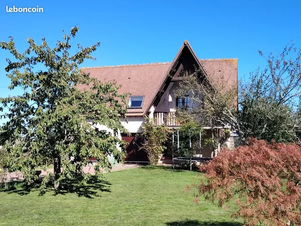 Maison 8 pièces 256 m²