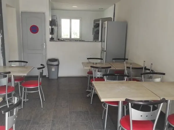 VENTE le pas de porte "SNACK"(pas l'entreprise)