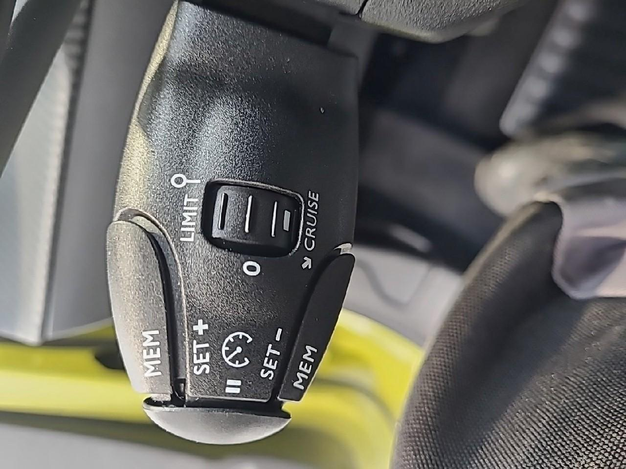 Peugeot 208 hybrid 110 ch e-dcs6 allure — photo 28