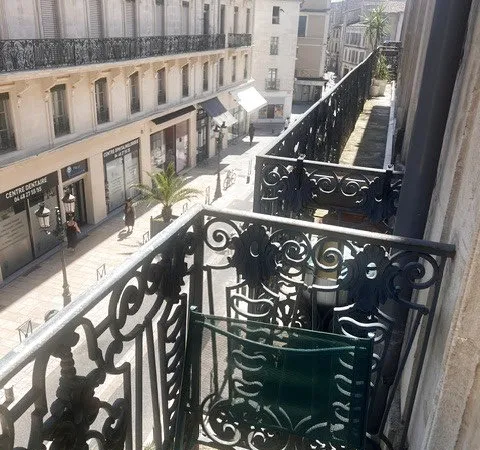 CENTRE VILLE P2 MEUBLE-BALCON - Rue Crémieux
