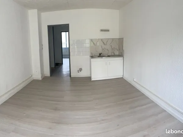Appartement 2 pièces 37m² en RDC avec jardin 40m² + Cave 6m² - Rénové à neuf