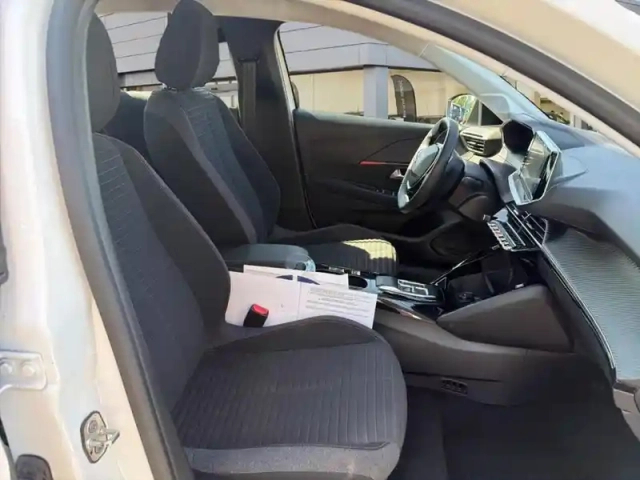 Peugeot 208 electrique 136ch 51 kwh business — photo 9