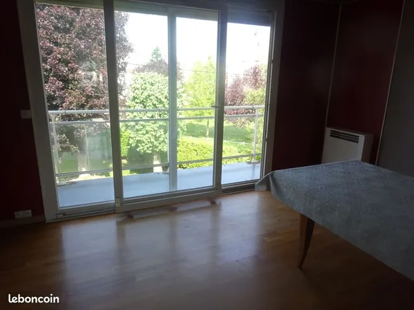 Grand T5 lumineux avec balcon, 3 ch + bureau & cave _ Bihorel Village