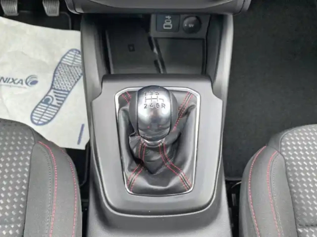 Ford Focus 1.0 flexifuel mhev 125ch st-line design — photo 8