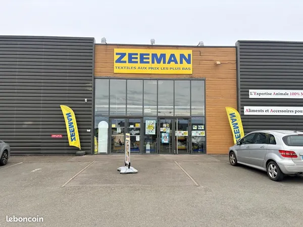 Local commercial 440 m²