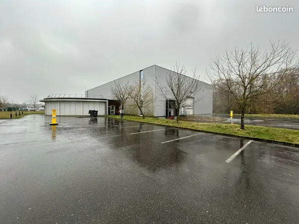 Local bureaux 1 268 m²