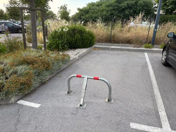 Place de parking privative résidence fermée et sécurisée