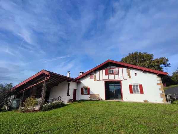 Maison de caractère au calme avec vue panoramique