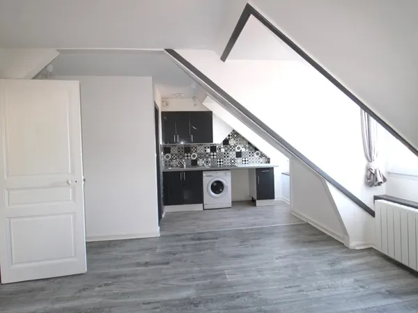 Loue appartement 30m² T2 lumineux en centre-ville - Vue mer