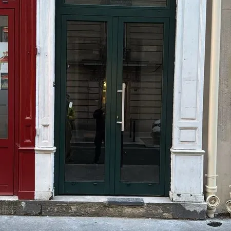 Local 16 m² Paris