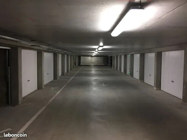 Box garage fermé avenue galline salengro