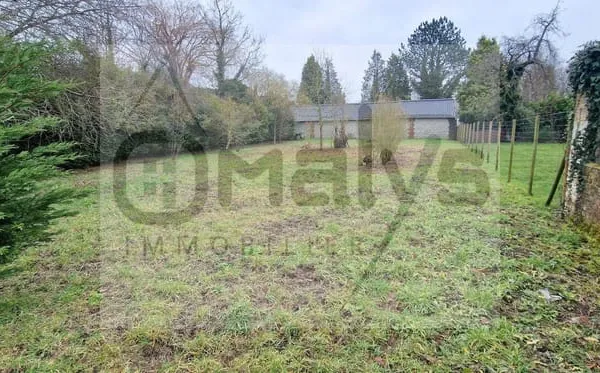 Terrain constructible 1028 m²